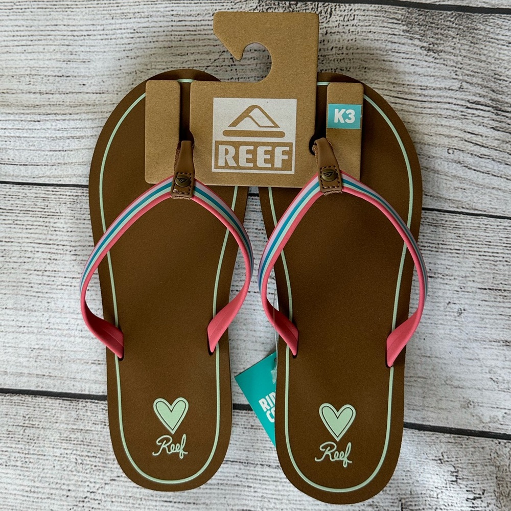 NEW Reef girls flip flops size 3